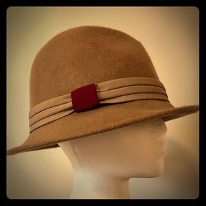 Super cute brown fedora